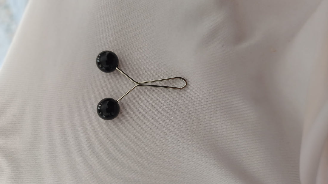 Chin Pin Black